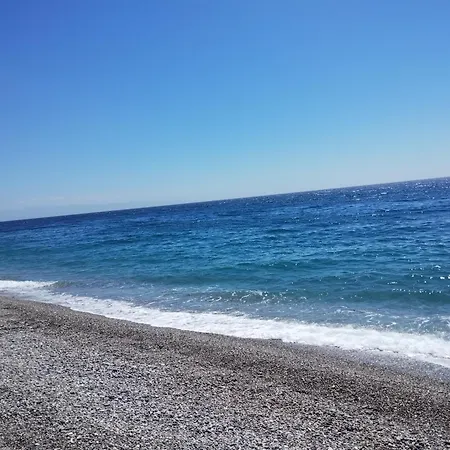 Camper Nel Fronte Mare * Fiumefreddo di Sicilia