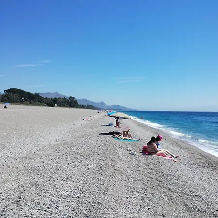 Camper Nel Fronte Mare * Fiumefreddo di Sicilia